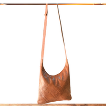 Load image into Gallery viewer, SHOULDER BAG