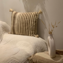 Load image into Gallery viewer, BERBER PILLOW WITH POM-POMS